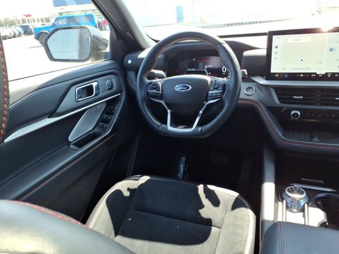 Used 2025 Ford Explorer ST AWD/4WD image 10