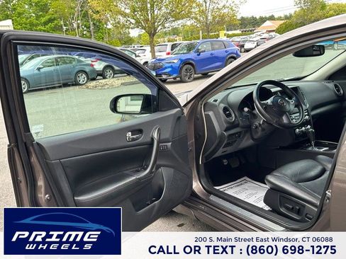 Used 2012 Nissan Maxima 3.5 SV w/ Premium Pkg FWD image 9