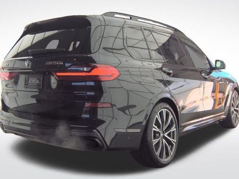 Used 2021 BMW X7 M50i w/ Executive Package image 3