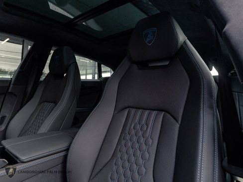 Used 2025 Lamborghini Urus SE AWD/4WD image 13