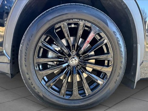 Used 2024 Toyota Highlander XSE image 11