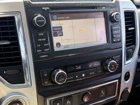Used 2018 Nissan Titan SV w/ SV Convenience Package AWD/4WD image 9