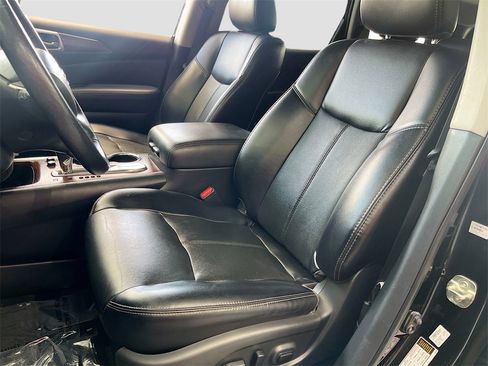 Used 2020 Nissan Pathfinder Platinum image 19