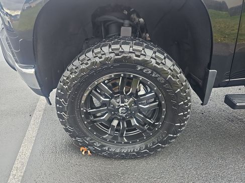 Used 2019 Chevrolet Silverado 1500 LTZ w/ LTZ Premium Package image 23