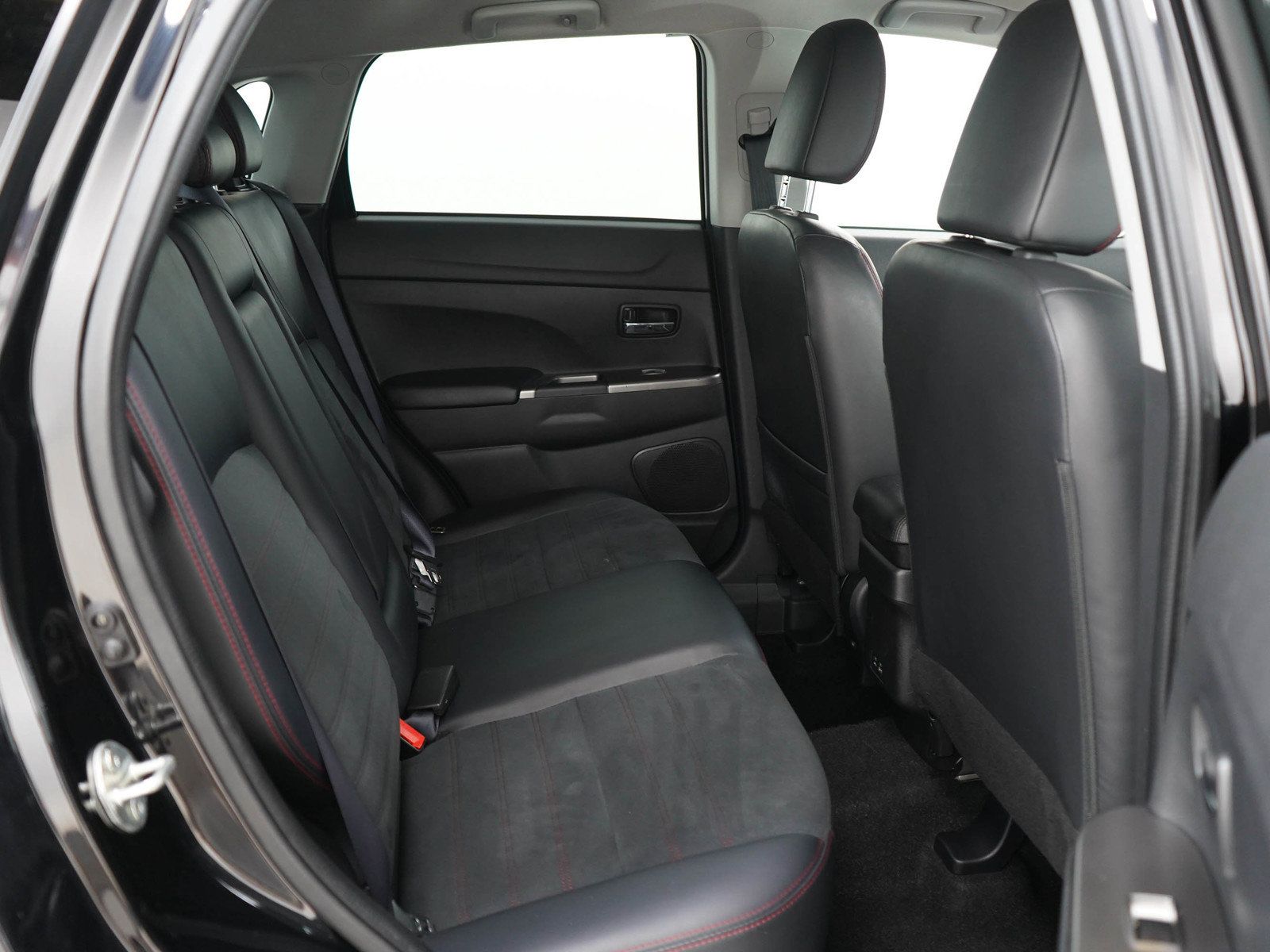 Used 2024 Mitsubishi Outlander Sport SE AWD/4WD image 12