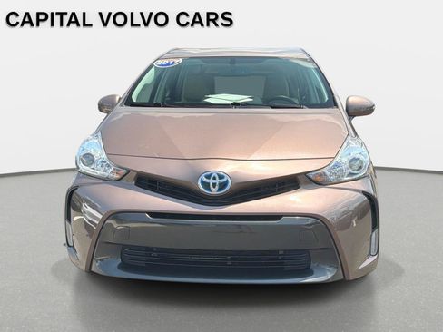 Used 2017 Toyota Prius V Four FWD image 7