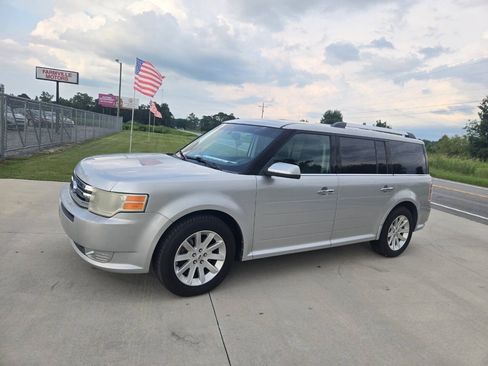 Used 2009 Ford Flex SEL FWD image 2