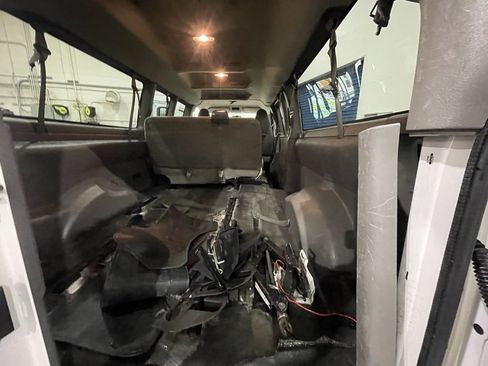 Used 2017 Chevrolet Express 3500 LT w/ LT Preferred Equipment Group image 28