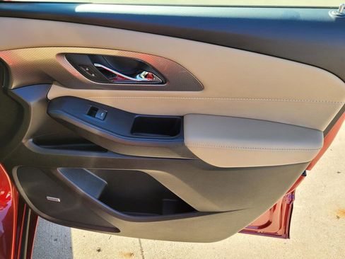 Used 2022 Chevrolet Traverse Premier image 7