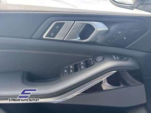 Used 2025 BMW X5 xDrive50e image 27
