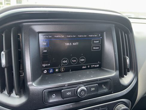 Used 2020 Chevrolet Colorado W/T RWD image 12