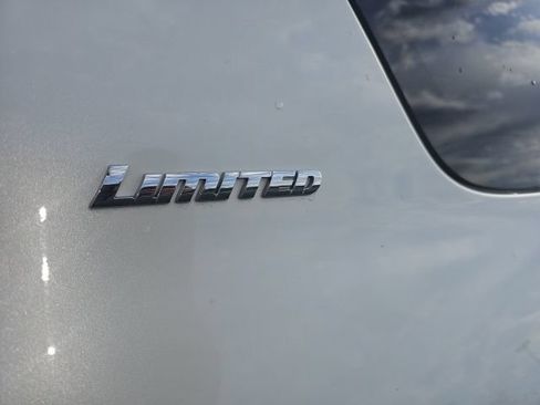Used 2022 Toyota 4Runner Limited AWD/4WD image 9