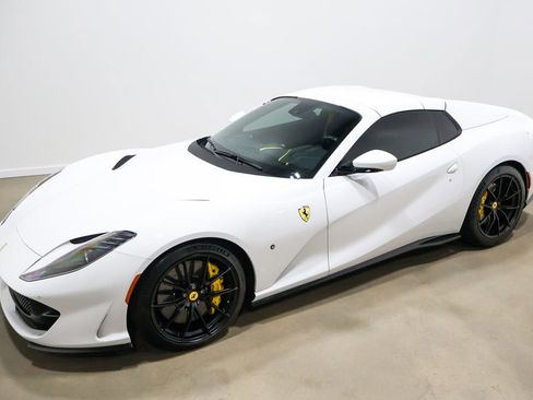 Used 2022 Ferrari 812 GTS RWD image 14
