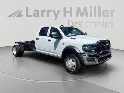 New 2026 RAM 5500 Tradesman w/ Chrome Appearance Group AWD/4WD image 7