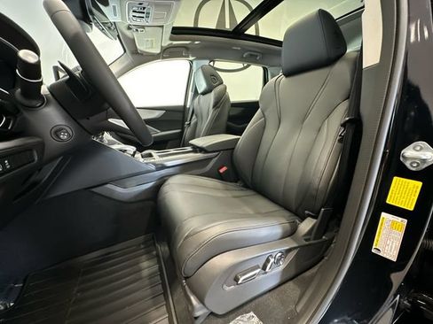 Used 2026 Acura MDX SH-AWD image 12