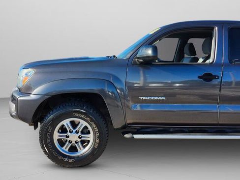 Used 2012 Toyota Tacoma PreRunner image 32