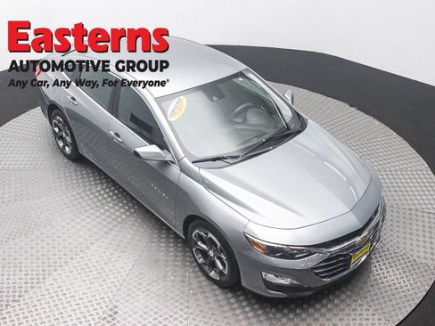 Used 2023 Chevrolet Malibu LT FWD image 3