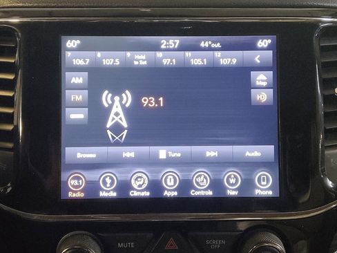 Used 2019 Jeep Grand Cherokee Limited image 25