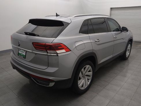 Used 2022 Volkswagen Atlas Cross Sport SE w/ Panoramic Sunroof Package image 9