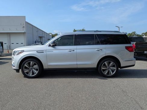 Used 2019 Lincoln Navigator Reserve AWD/4WD image 6