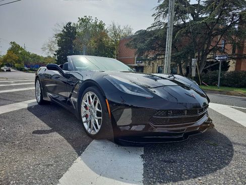 Used 2018 Chevrolet Corvette Stingray Convertible w/ 2LT Preferred Equipment Group image 3