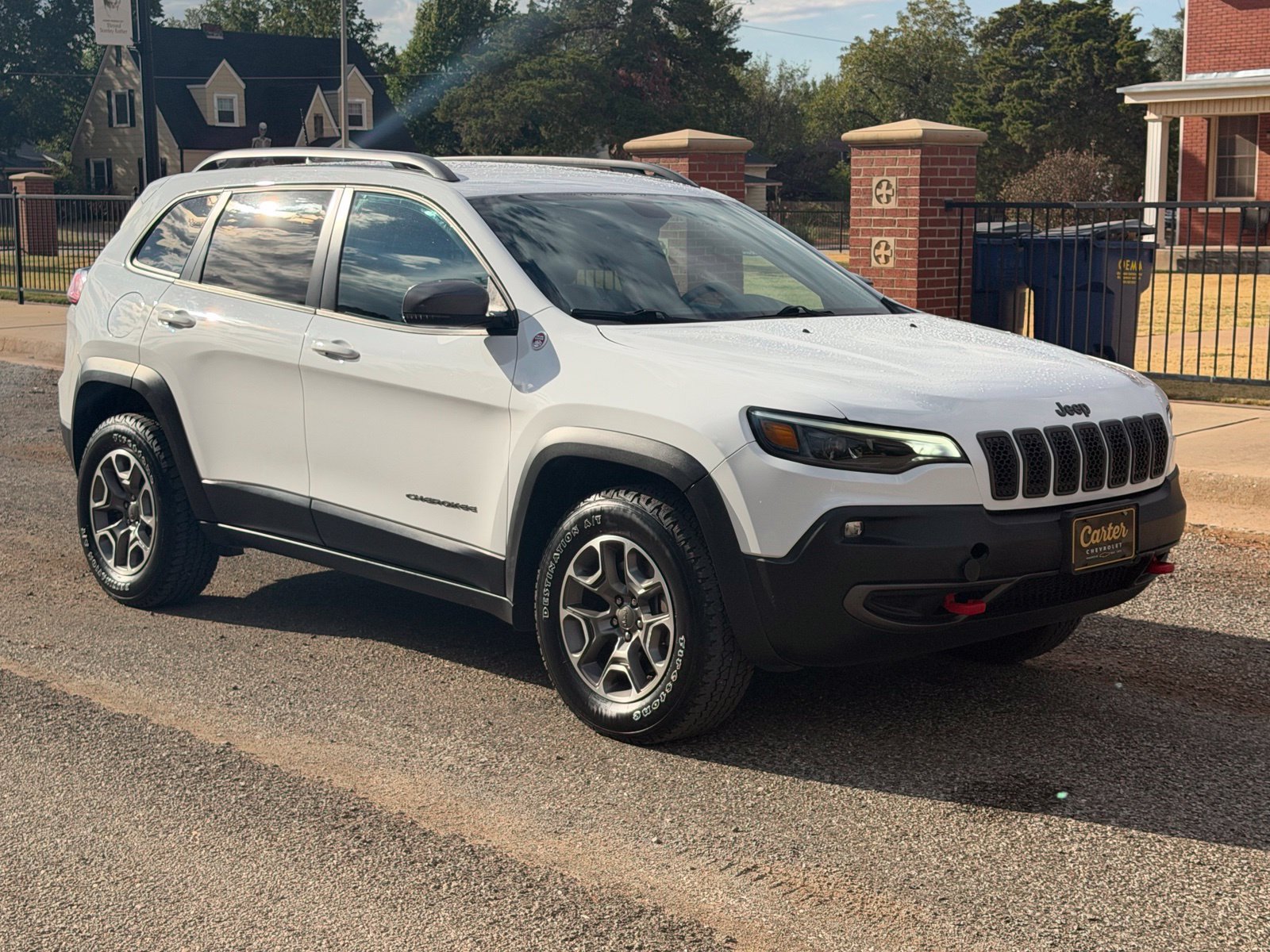 Used 2020 Jeep Cherokee Trailhawk AWD/4WD image 2
