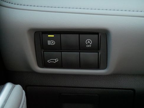 Certified 2025 Toyota Highlander XLE AWD/4WD image 27