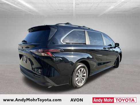 Certified 2026 Toyota Sienna LE FWD image 8