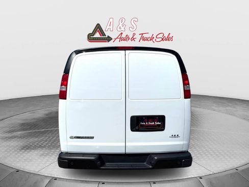 Used 2022 Chevrolet Express 2500 w/ Driver Convenience Package RWD image 6
