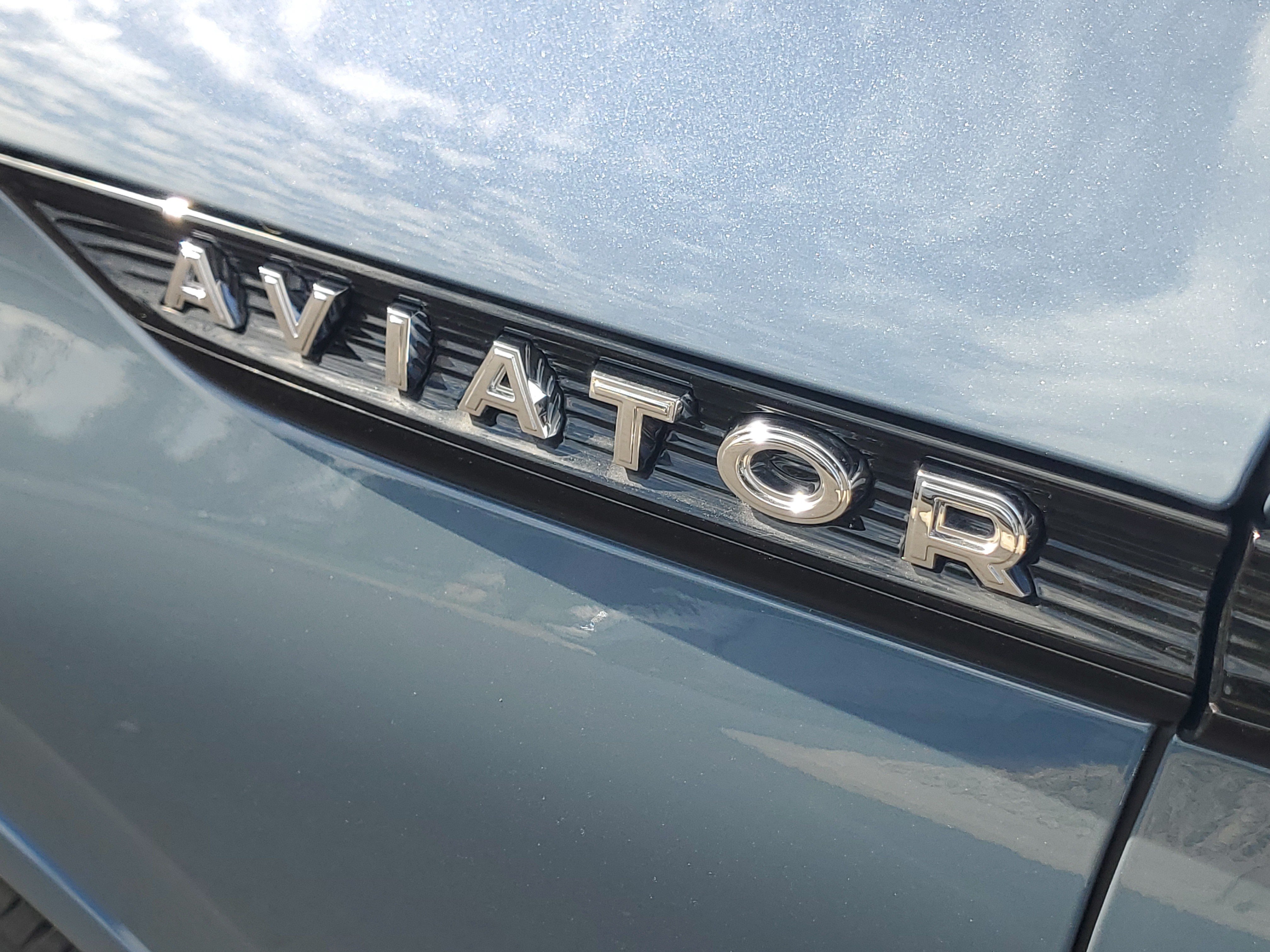 New 2026 Lincoln Aviator Reserve w/ Jet Appearance Package AWD/4WD image 7