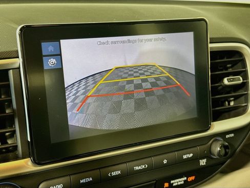 Used 2023 Hyundai Venue SEL FWD image 23