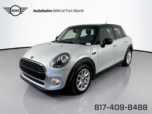 Used 2019 MINI Cooper 4-Door Hardtop image 1