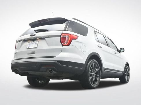 Used 2018 Ford Explorer XLT w/ Equipment Group 202A FWD image 37