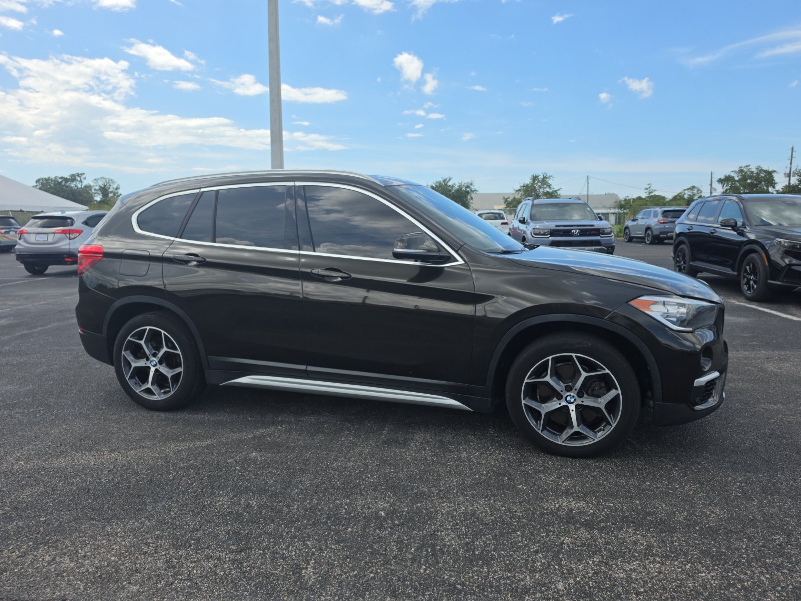 Used 2019 BMW X1 xDrive28i w/ Convenience Package AWD/4WD image 2