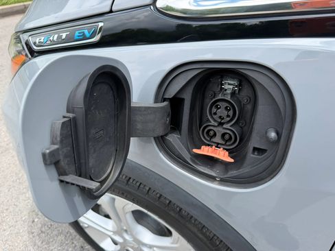 Used 2019 Chevrolet Bolt LT FWD image 2
