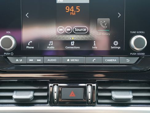 Used 2025 Nissan Pathfinder SV AWD/4WD image 28