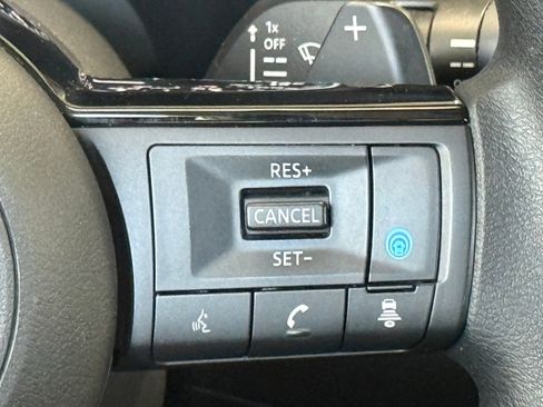 Used 2023 Nissan Rogue SV AWD/4WD image 35