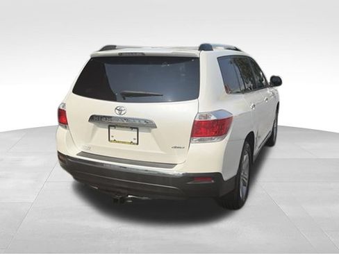 Used 2013 Toyota Highlander Limited AWD/4WD image 39