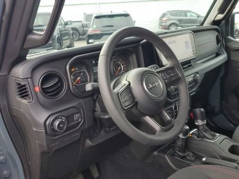 Certified 2026 Jeep Wrangler Unlimited Rubicon AWD/4WD image 8