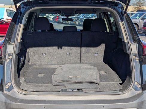 Used 2023 Nissan Rogue S image 3