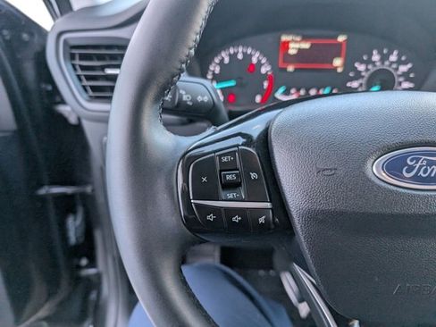 Used 2022 Ford Escape SE w/ SE Sport Appearance Package image 11