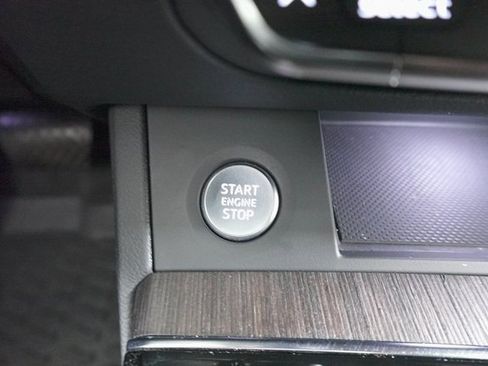 Used 2024 Audi Q5 2.0T Premium w/ Convenience Package image 21