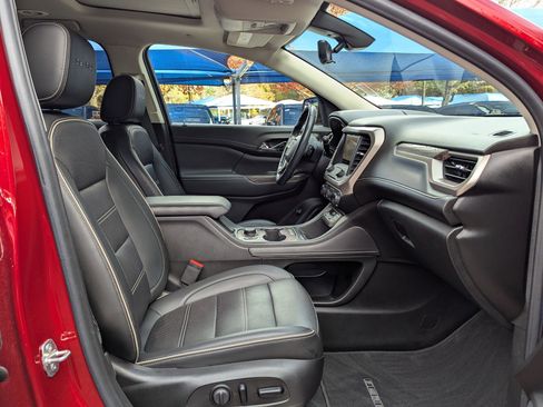 Used 2021 GMC Acadia Denali w/ Denali Technology Package image 28