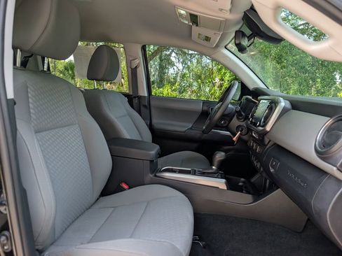 Used 2021 Toyota Tacoma SR5 RWD image 23