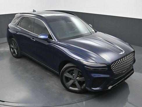 Used 2022 Genesis GV70 3.5T Sport w/ Sport Prestige Package AWD/4WD image 41