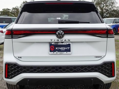 New 2026 Volkswagen Tiguan SE R-Line image 9