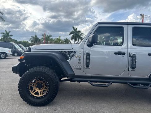 Used 2019 Jeep Wrangler Unlimited Sport S AWD/4WD image 25