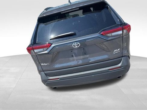 Used 2025 Toyota RAV4 XLE AWD/4WD image 9