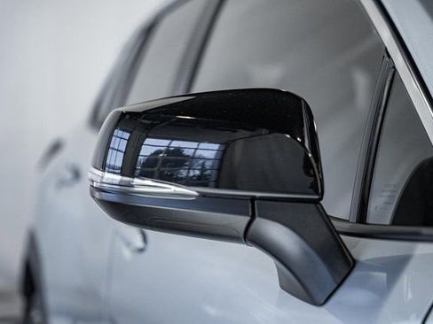 Used 2026 Toyota Corolla Cross XSE image 15