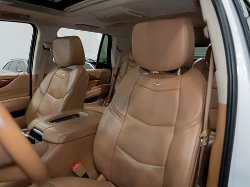 Used 2016 Cadillac Escalade Platinum AWD/4WD image 22